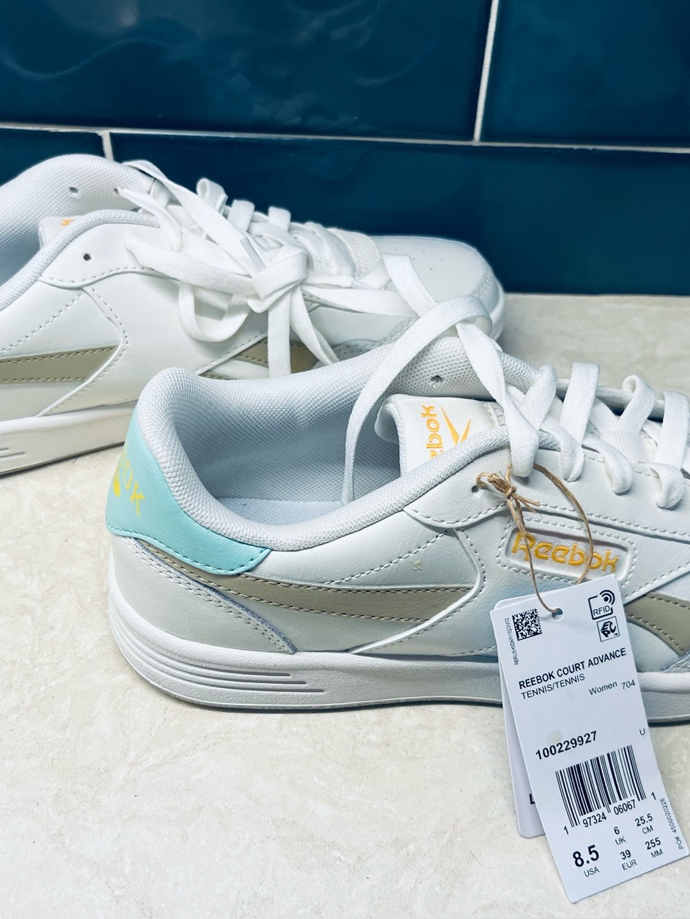 Reebok Court Advance Women’s White Tennis Shoes LuxComfort Sneaker Size 8.5 NEW